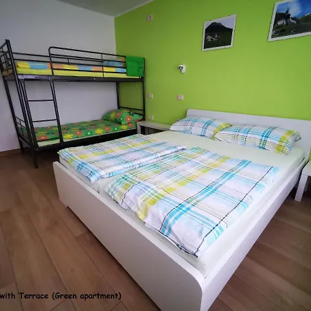 בית הארחה And Anica טולמין