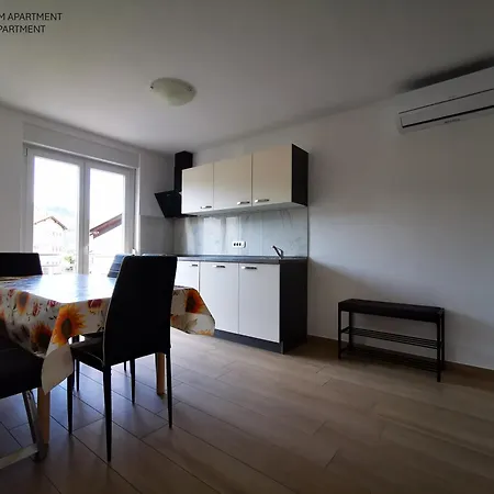 בית הארחה And Anica טולמין